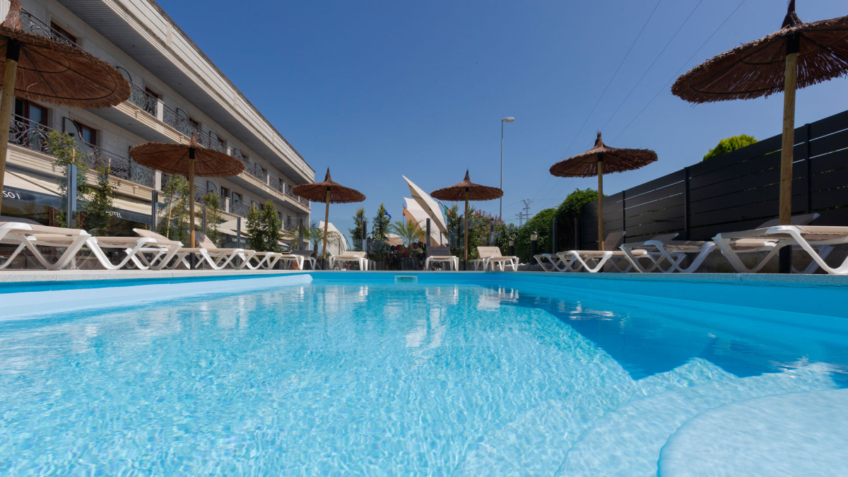 hotel-alfonso-primero-de-tui-hotel-con-piscina